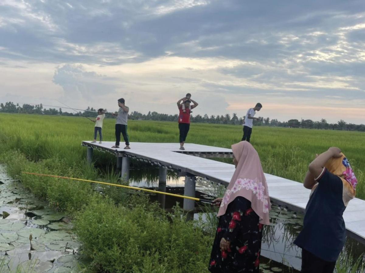 Kurau Inn Farmstay Kuala Kurau Exteriér fotografie