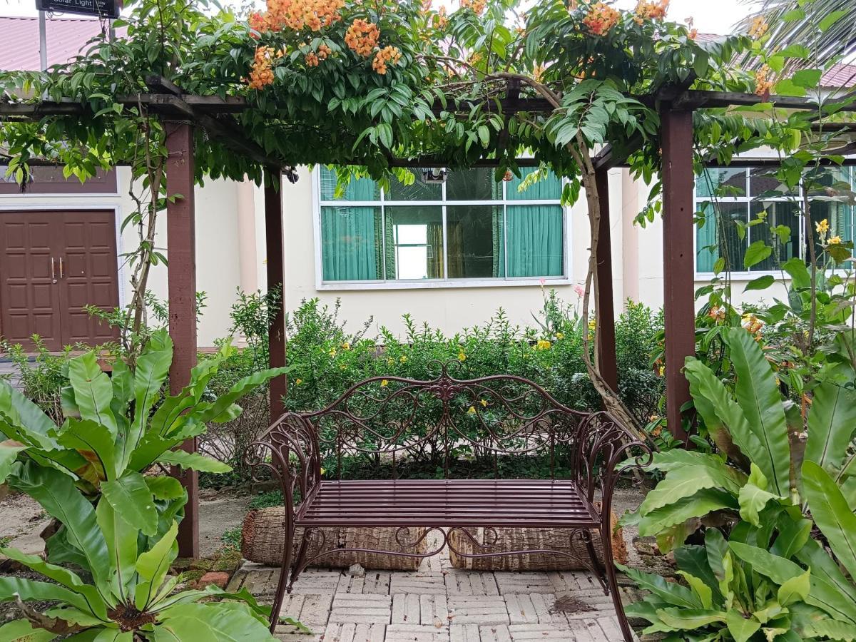 Kurau Inn Farmstay Kuala Kurau Exteriér fotografie